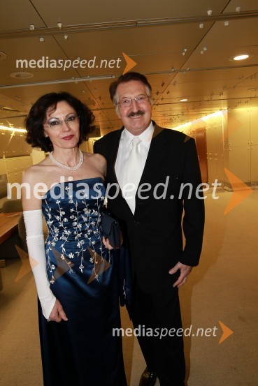 Dr. Krešo Puharič, profesor in soproga NadaVeliki dobrodelni Lions ples