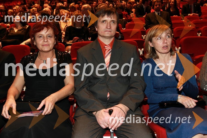 ..., Janez Mlačnik, predsednik Medobčinskega društva slepih in slabovidnih Ljubljana in Zdenka Tomažič, tajnica društvaVeliki dobrodelni Lions ples