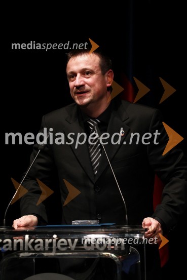 Tone Horvatič, guverner Lions Districta 129 SlovenijaVeliki dobrodelni Lions ples