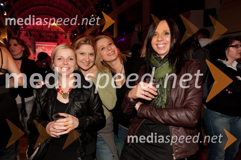 Vesna Slapar, igralka, Vesna Pernarčič-Žunić, igralka, Tatjana Doma, dramaturginja in Nives Mikulin, igralka30 let diskoteke Turist