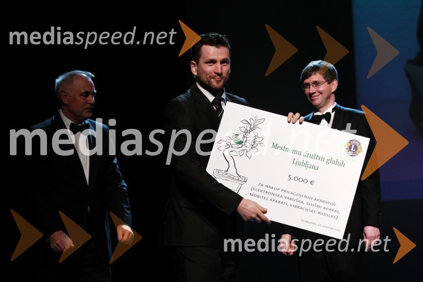 ..., Saša Lukić, predsednik Mestnega društva gluhih Ljubljana in Martin Logar, predsednik Lions kluba LjubljanaVeliki dobrodelni Lions ples