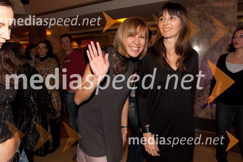 Marjeta Kirn Kljajič, direktorica podjetja Nicha s prijateljico30 let diskoteke Turist