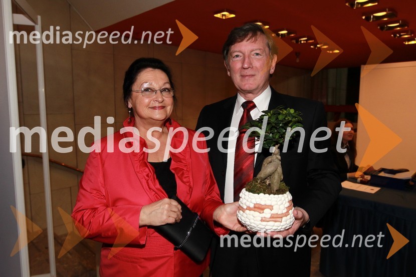 Uroš Lajovic, dirigent in soproga SašaVeliki dobrodelni Lions ples