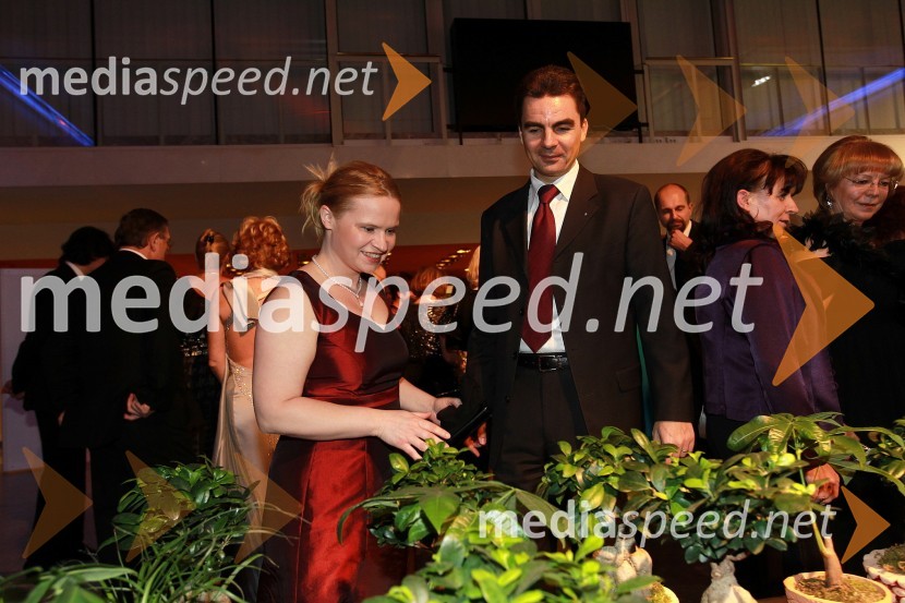 Danilo Tomšič, direktor področja prodaja in marketing v podjetju Mobitel in soproga Andreja Šuštaršič TomšičVeliki dobrodelni Lions ples