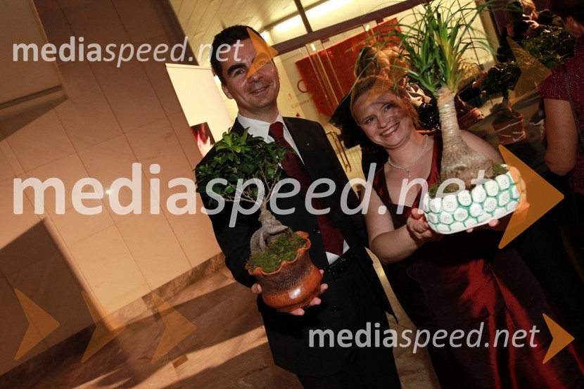 Danilo Tomšič, direktor področja prodaja in marketing v podjetju Mobitel in soproga Andreja Šuštaršič TomšičVeliki dobrodelni Lions ples