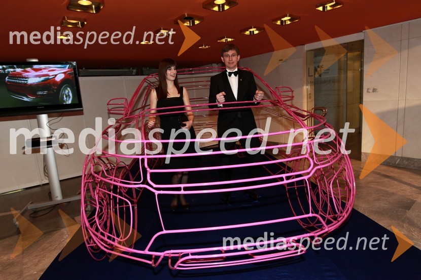 Andreja Dular, marketing Summit avto in Martin Logar, predsednik Lions kluba LjubljanaVeliki dobrodelni Lions ples