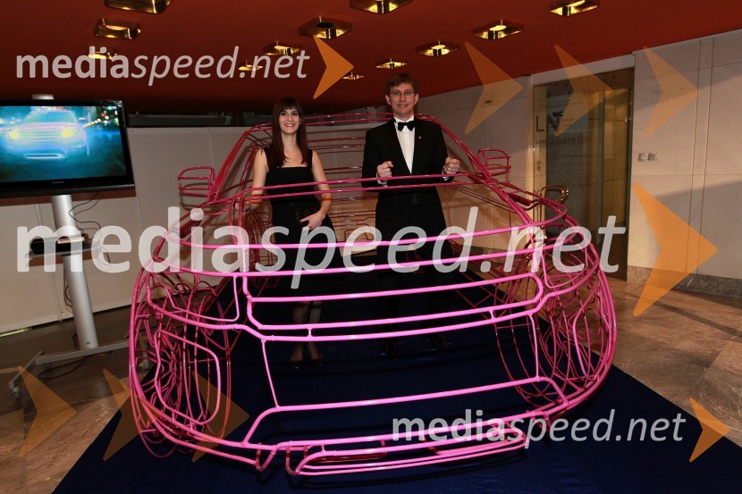 Andreja Dular, marketing Summit avto in Martin Logar, predsednik Lions kluba LjubljanaVeliki dobrodelni Lions ples