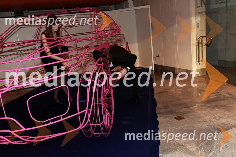 Andreja Dular, marketing Summit avto in Martin Logar, predsednik Lions kluba LjubljanaVeliki dobrodelni Lions ples