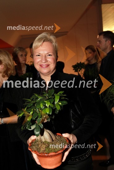 Sabrina Pečelin, vodja odnosov z javnostmi pri Porsche SlovenijaVeliki dobrodelni Lions ples