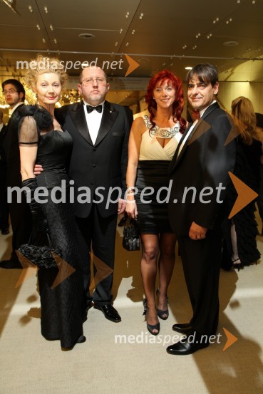 Albin Matavž, član uprave in tehnični direktor delniške družbe Comet in soproga Edita, ... ter ...Veliki dobrodelni Lions ples