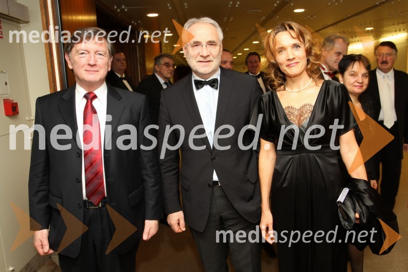 Uroš Lajovic, dirigent, Ivo Vajgl, svetovalec predsednika Republike Slovenije in Mojca Zlobko Vajgl, harfistkaVeliki dobrodelni Lions ples