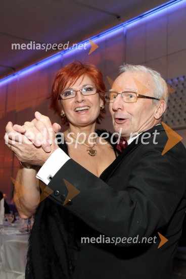 Darinka Pavlič Kamien, vodja službe za odnose z javnostmi pri Telekomu Slovenija in mož Peter KamienVeliki dobrodelni Lions ples