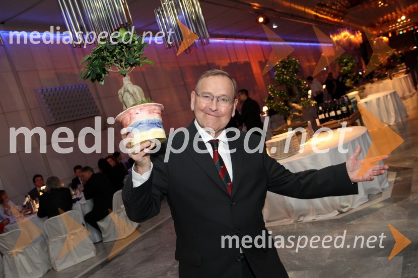 Dr. Franc Agrež, nekdanji dekan Fakultete za športVeliki dobrodelni Lions ples