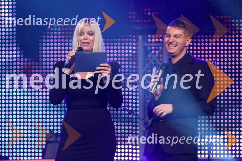 Nana Zeneli, voditeljica programa in Damjan Murko, pevecDobrodelni koncert slavnih iz hiše Big Brother