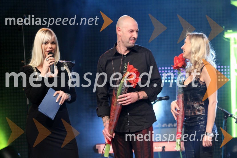 Nana Zeneli, voditeljica programa, Jože Činč, pevec in Ines Juranovič, playboyeva zajčicaDobrodelni koncert slavnih iz hiše Big Brother