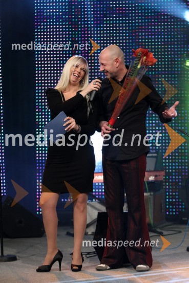 Nana Zeneli, voditeljica programa in Jože Činč, pevecDobrodelni koncert slavnih iz hiše Big Brother