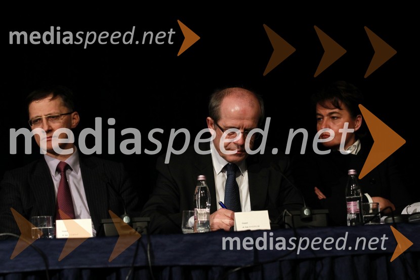 Igor Lukšič, minister za šolstvo in šport, Ivan Svetlik, minister za delo, družino in socialne zadeve in Irma Pavlinič Krebs, ministrica za javno upravoObisk predstavnikov Vlade Republike Slovenije v Mariboru