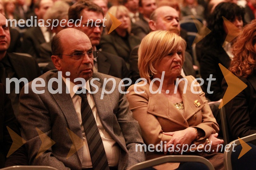 Dr. Roman Glaser, generalni direktor Perutnine Ptuj in Romana Pajenk, predsednica uprave ProbankeObisk predstavnikov Vlade Republike Slovenije v Mariboru