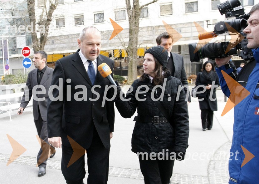 Franc Križanič, minister za finance in novinarjiObisk predstavnikov Vlade Republike Slovenije v Mariboru