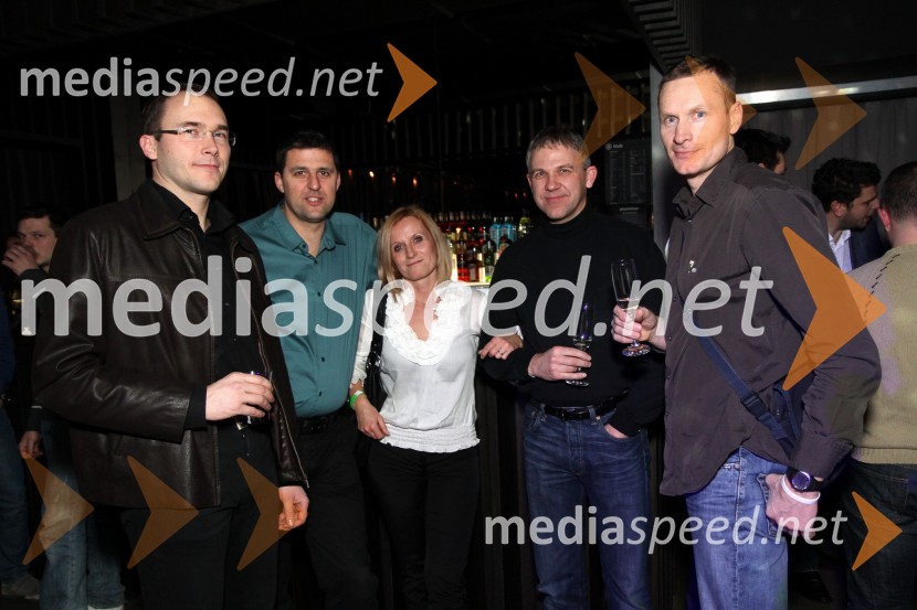 Rasto Oderlap, namestnik generalnega direktorja AC Intercar d.o.o., Matjaž Hafner, Santina Najdič, Bruno Najdič in Peter MožičMartini Gold Party
