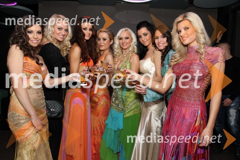 Špela Jereb, Diamantka, Polona Golob, odnosi z javnostjo Kluba plus minus, Aida Muratovič, Katarina Benček, Doroteja Premužič, Edvina Vukalič in Nataša Gavranič in Katja Litrop, DiamantkeMartini Gold Party