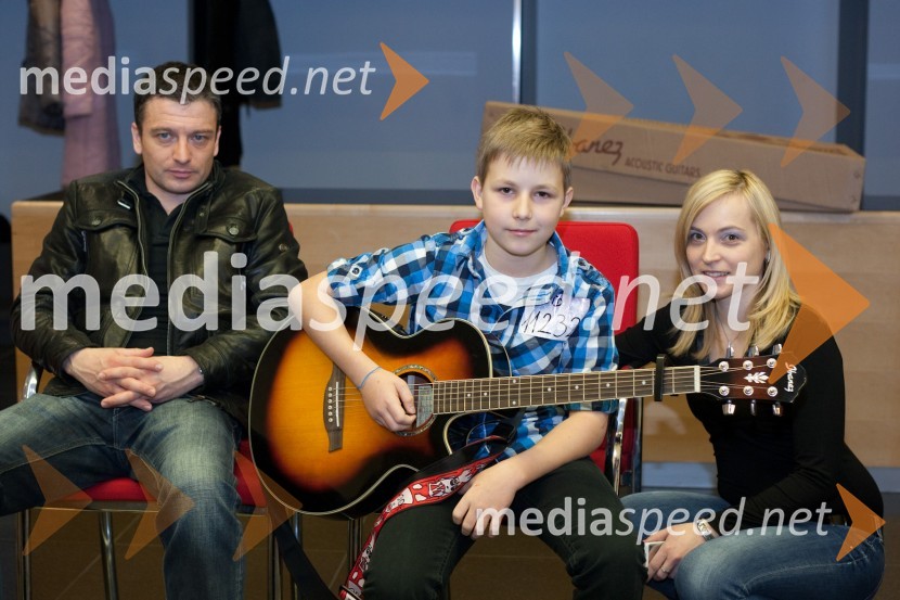 MArko Praprotnik, David Faladore in Anita PraprotnikSlovenija ima talent, predizbor