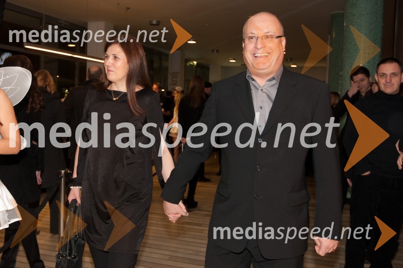 Iztok Klančnik, direktor HP s soprogoPonovoletno poslovno srečanje Infonet medie in CMT