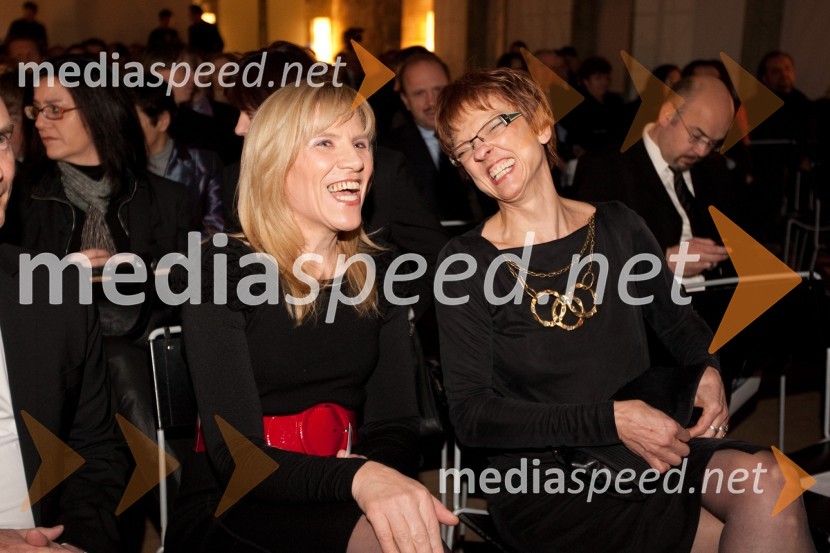 Mojca Lukančič in Vita Cajnko Javornik, urednica revije ManagerManagerski izzivi 2011