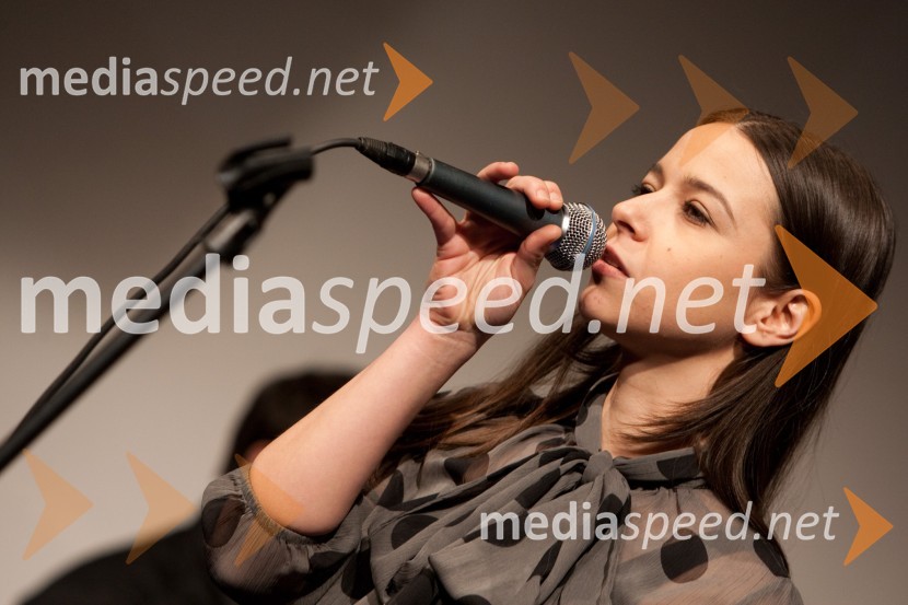 Severa Gjurin, pevkaManagerski izzivi 2011