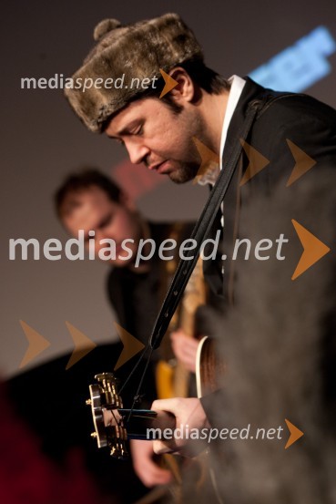 Gal Gjurin, glasbenikManagerski izzivi 2011