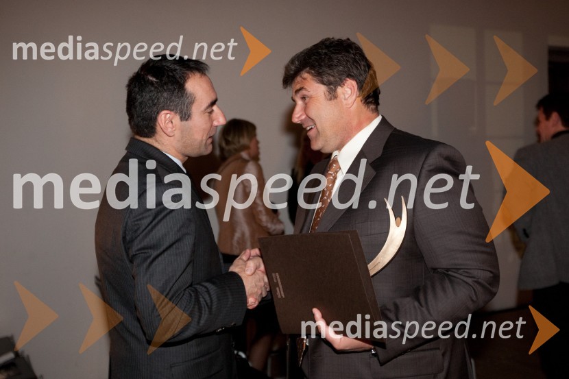 Ivan Gračan, direktor področja maloprodaje MKT in Robert Grah, AG AutomotivManagerski izzivi 2011