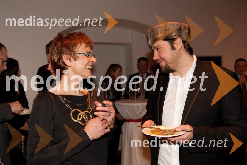 Vita Cajnko Javornik, urednica revije Manager in Gal GjurinManagerski izzivi 2011