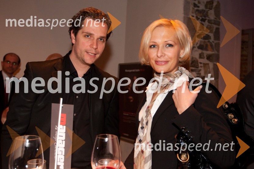 Matjaž Eržen, direktor trženja Finance in Maja Kljun, manekenkaManagerski izzivi 2011