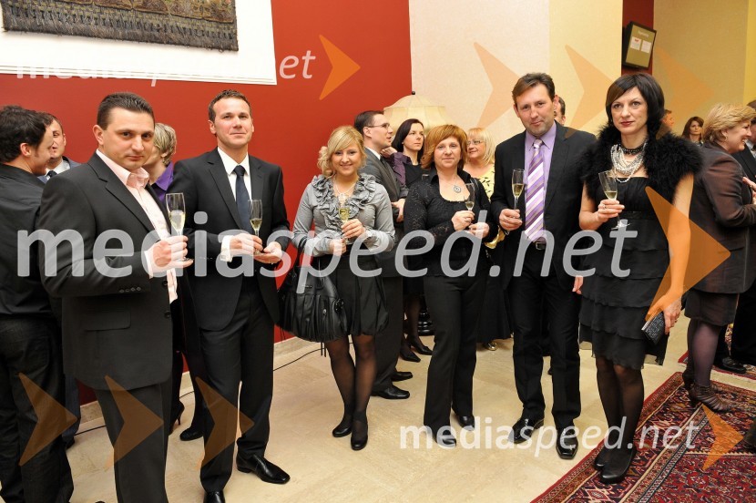 Jože Cajnar, direktor Kmetijske zadruge Metlika, Borut Cvetkovič, direktor podjetja Radgonske gorice, Simona Žuglej, Vinska kraljica Slovenije 2011, …, … in Alenka Cvetkovič, soproga Boruta Cvetkoviča16. noč penin