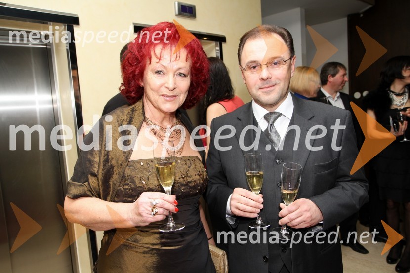 Karmen Kavčič in mag. Mladen Kučiš, direktor Zdravilišča Radenci16. noč penin