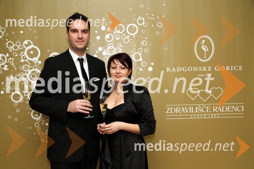 Andreja Novak, marketing Radgonske gorice in spremljevalec Kristjan Belcl16. noč penin