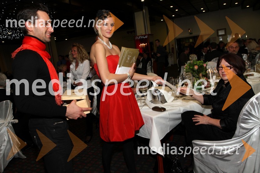 	Mateo Kos in Tjaša Nedeljko, manekena ter ...16. noč penin