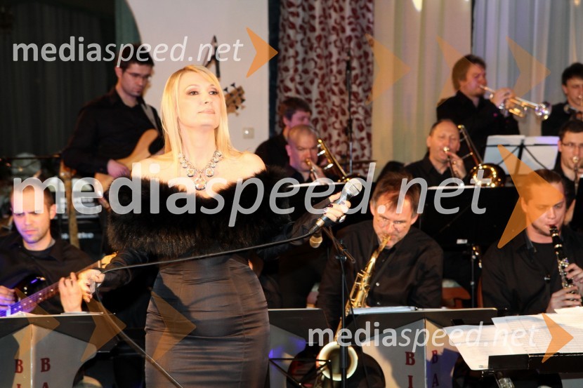 Helena Blagne Zaman, pevka16. noč penin