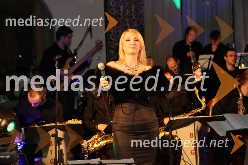 Helena Blagne Zaman, pevka16. noč penin