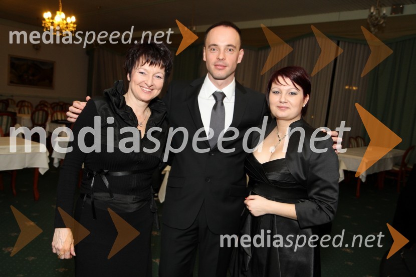 Irena Polak Fištravec, povezovalka dogodka, Tomaž Polak, ravnatelj Glasbene šole Gornja Radgona in Andreja Novak, marketing Radgonske gorice16. noč penin