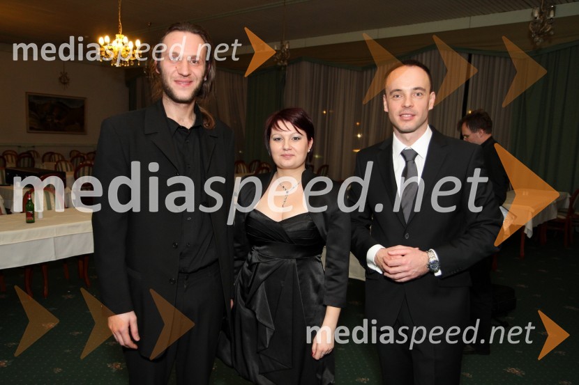 Jernej Senegačnik, dirigent Big Banda Glasbene šole Gornja Radgona&Radgonske gorice, Andreja Novak, marketing Radgonske gorice in Tomaž Polak, ravnatelj Glasbene šole Gornja Radgona16. noč penin