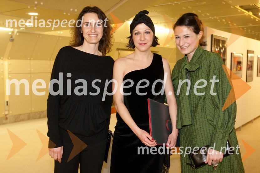 Tina Eržen, Janja Majzelj, igralka in Meta ErženProslava ob kulturnem prazniku in podelitev Prešernovih nagrad