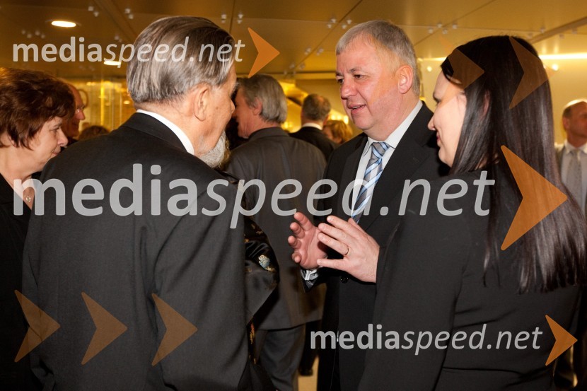 Ciril Zlobec, literat in Peter Tomšič, predsednik uprave Mladinske knjige Založbe (MKZ)Proslava ob kulturnem prazniku in podelitev Prešernovih nagrad