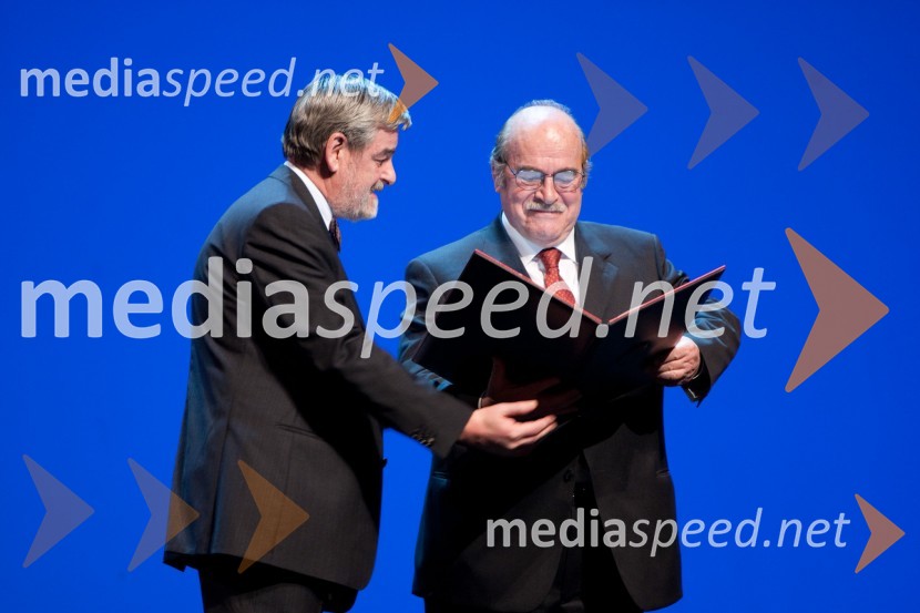 Jaroslav Skrušny, predsednik Upravnega odbora Prešernovega sklada in Miroslav Košuta, pesnik, pisateljProslava ob kulturnem prazniku in podelitev Prešernovih nagrad