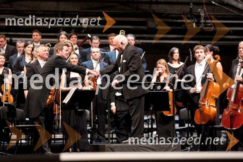 Anton Nanut, dirigent in simfonični orkesterProslava ob kulturnem prazniku in podelitev Prešernovih nagrad