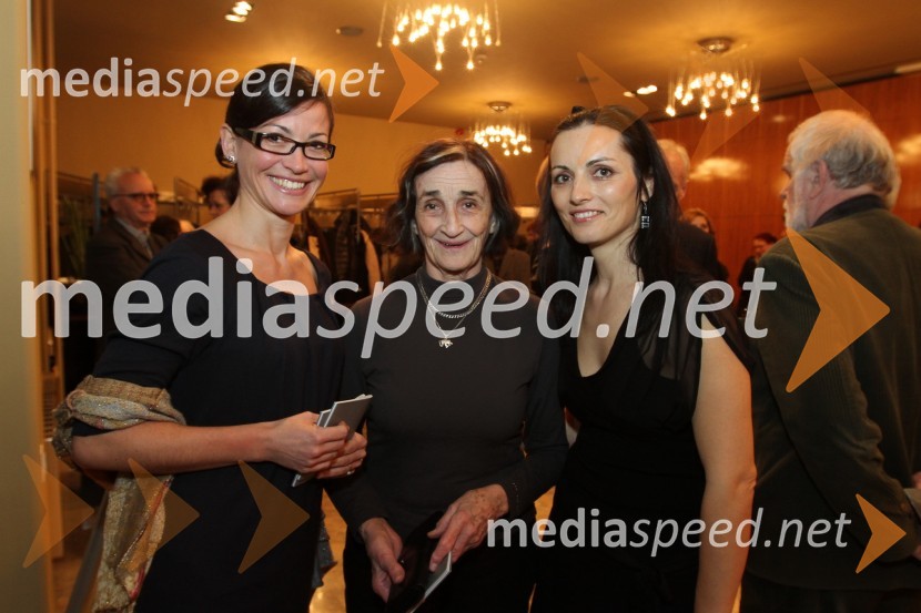 Simona Belle, služba za stike z javnostmi MGL, Ivanka Mežan, igralka in Nataša Pevec, trženje MGLHudič babji, premiera drame v MGL