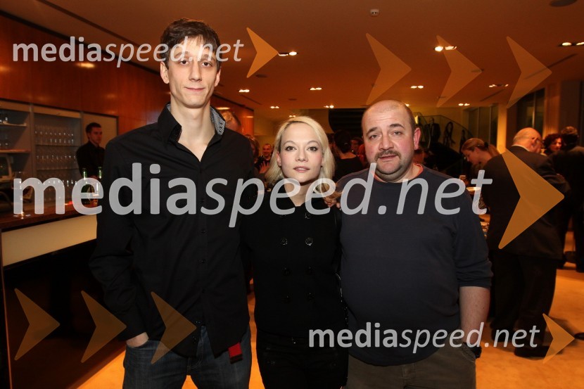 Jurij Drevenšek, Viktorija Bencik in Gregor Čušin, igralciHudič babji, premiera drame v MGL