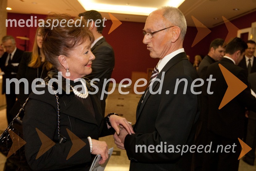 Tjaša Andree Prosenc, odvetnica in Miro Cerar, nekdanji gimnastičar in predsednik Olimpijske akademije ter ambasador za fair play46. podelitev Bloudkovih priznanj za leto 2010