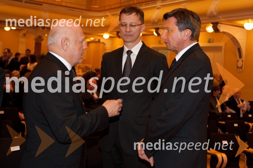 	Janez Kocijančič, predsednik Olimpijskega komiteja Slovenije, dr. Igor Lukšič, minister za šolstvo in šport in Borut Pahor, predsednik vlade Republike Slovenije46. podelitev Bloudkovih priznanj za leto 2010