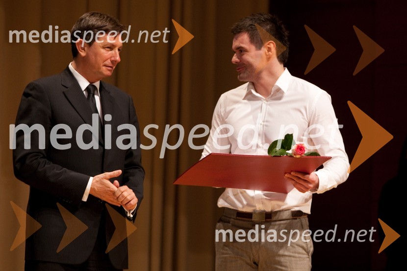 Borut Pahor, predsednik vlade Republike Slovenije in Tomi Jagarinec, kondicijski trener Dejana Zavca 	46. podelitev Bloudkovih priznanj za leto 2010
